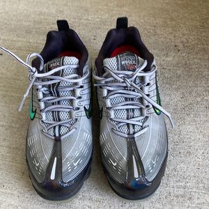 Vapor Max 360  worn 3 times  steal